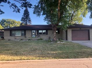 1427 Sunset Dr, Peru, IL 61354