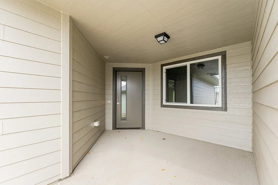 420 N Cockatiel Ave