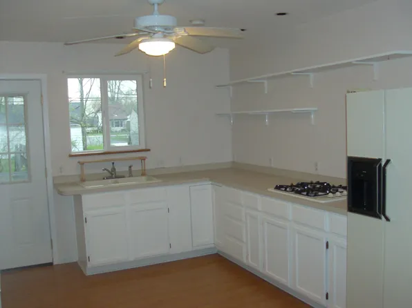 3940 Lawley Ave, Pontiac, MI 48328