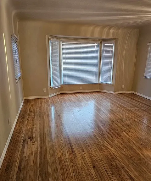 8900 S 10th Ave — Photo 12