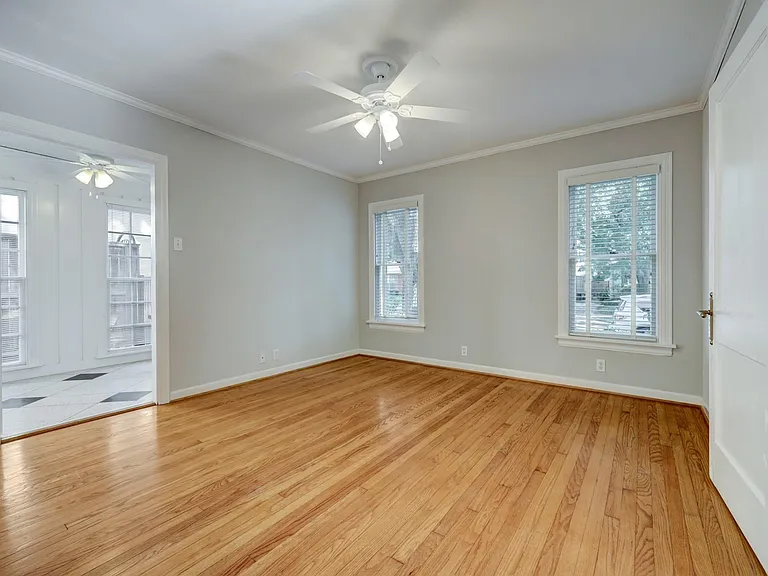 2910 Plumb St — Photo 9