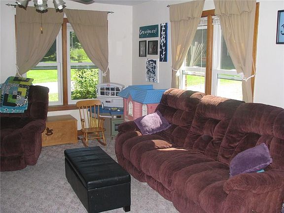 5th image of 448-450 Clinton Ct