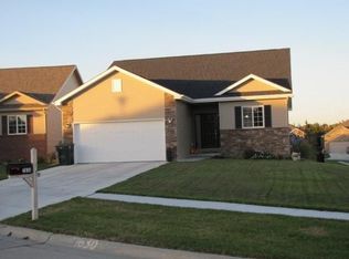 7630 Addison Ct, Lincoln, NE 68516