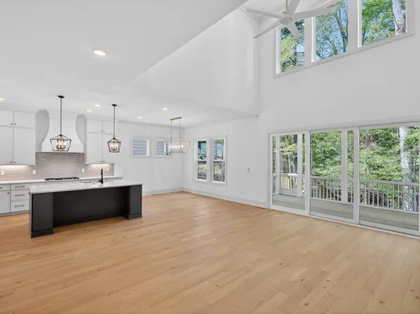 2802 Pathway Dr, Chapel Hill, NC 27516