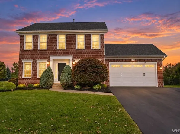 2 Chicory Ln, Lancaster, NY 14086