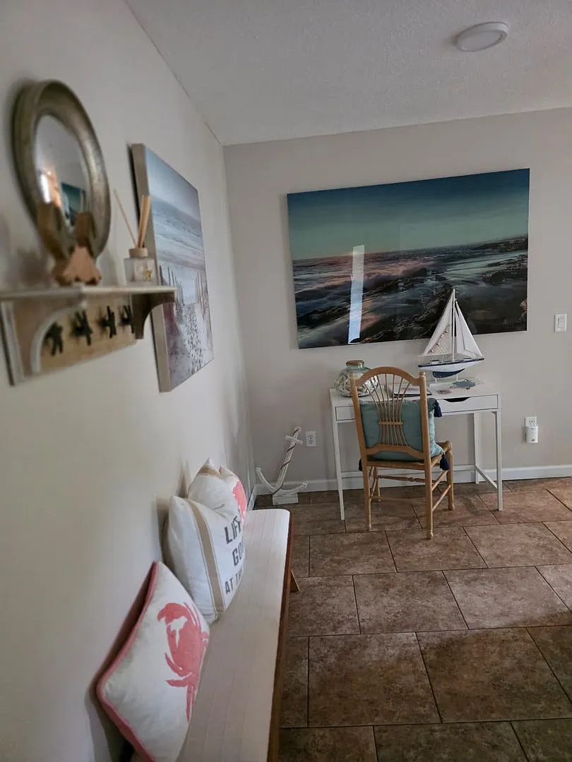 Adorable First Floor Beach-Oriented Condo - 6 mo Lease Term Available! — Photo 2