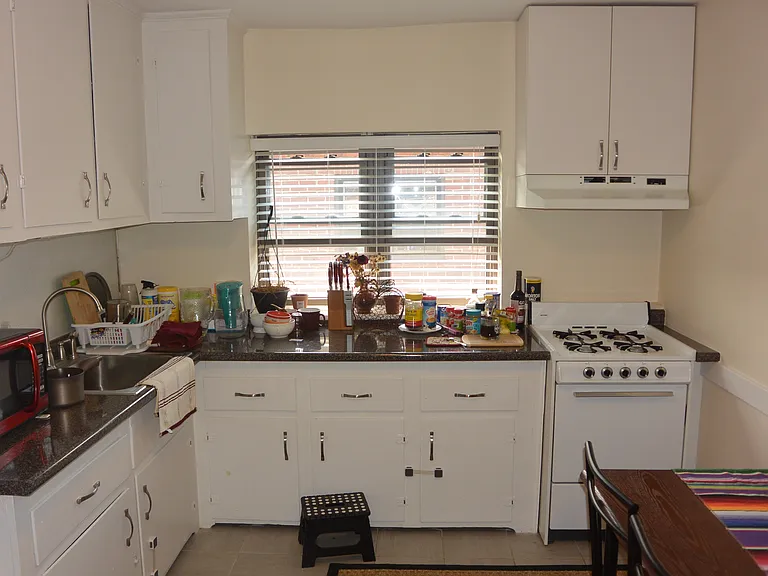 32 Brock St #3 — Photo 1