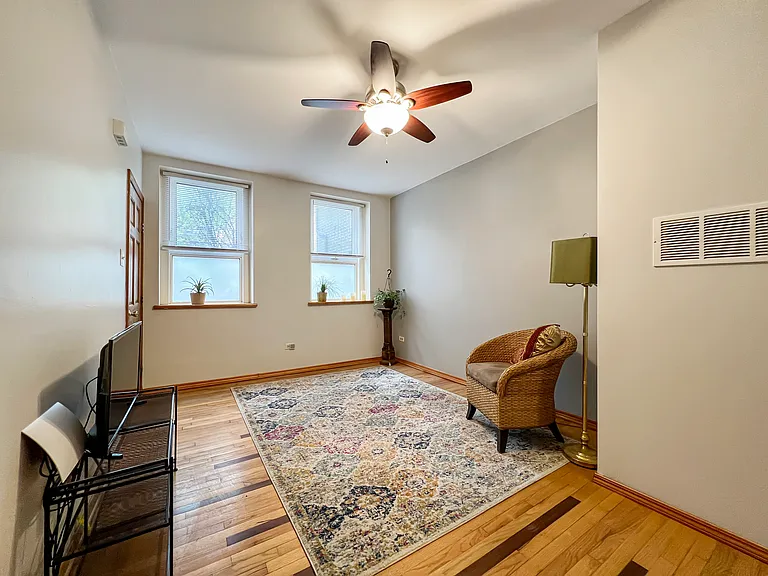 1214 N Paulina St — Photo 19