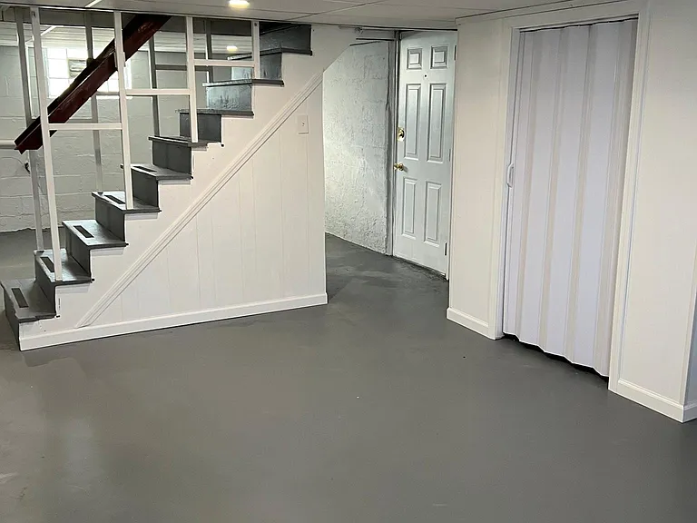 433 Gray Blvd — Photo 2