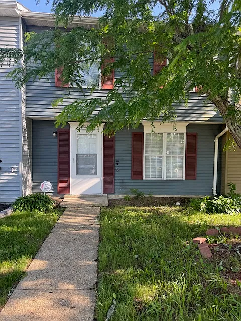 3 bed, 1.5 bath, 1160 sqft, $2,600 — Photo 2