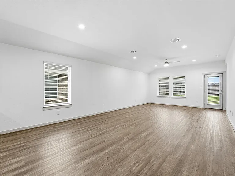 6814 Bradford Terrace Rd — Photo 12