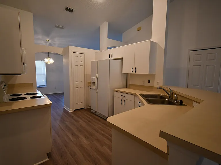 2547 SW Kenilworth St — Photo 8