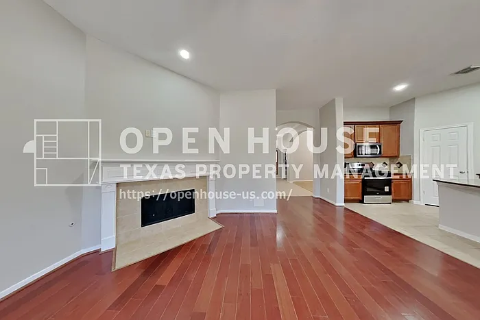4 bed, 2.0 bath, 2225 sqft, $2,350 — Photo 3
