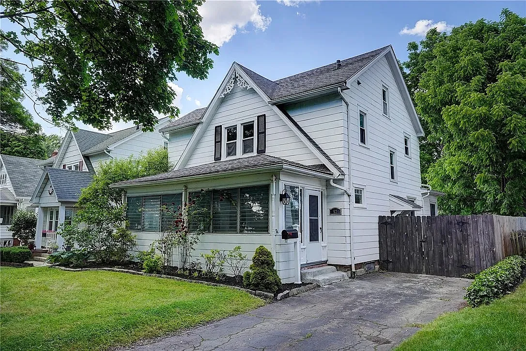 52 Edgemont Rd — Photo 1