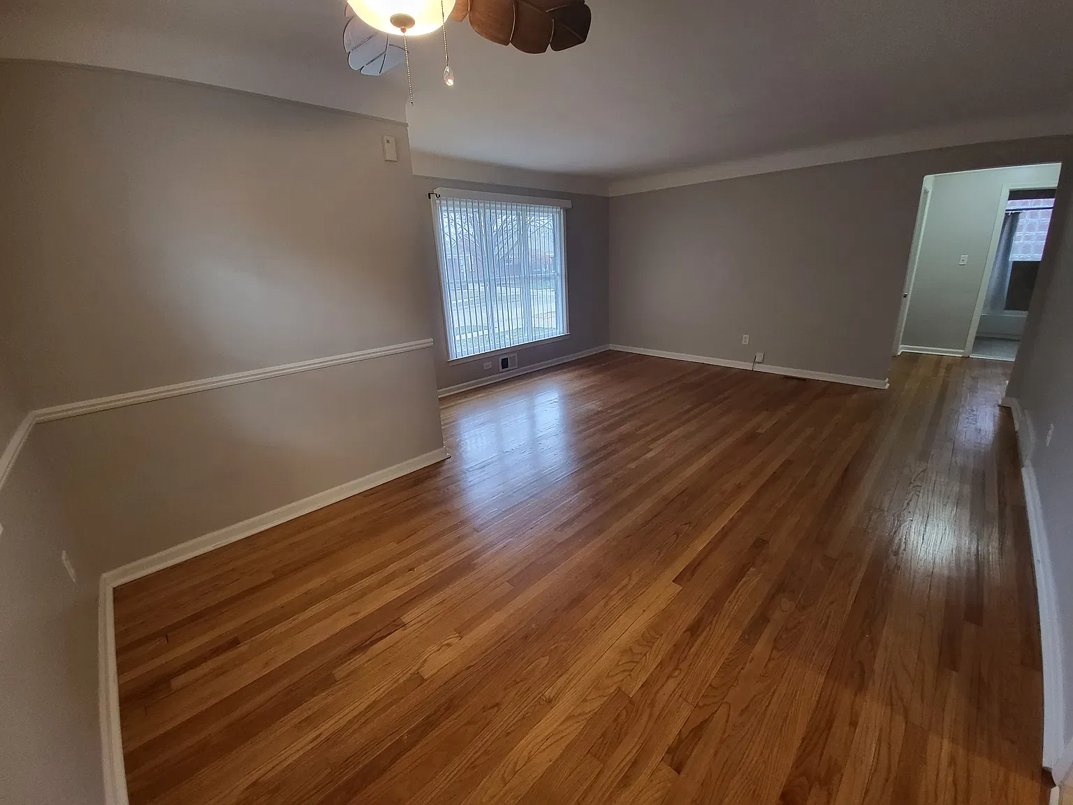 3 bed, 1079 sqft, $1,875 — Photo 3