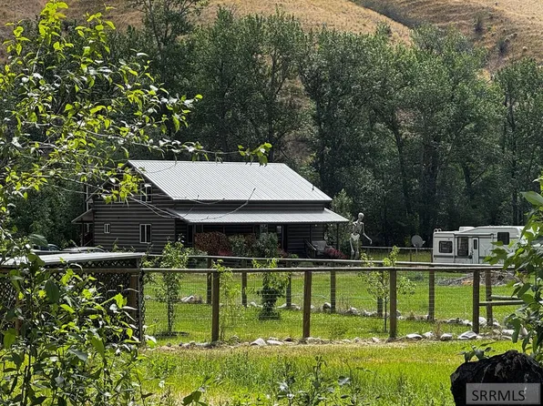 7 Shady Ln, North Fork, ID 83466