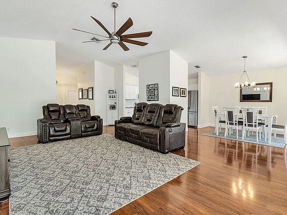 3rd image of 1304 Waterway Cove Dr