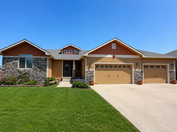 514 Breckenridge Rd, Dodge City, KS 67801