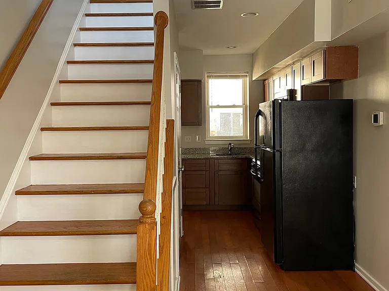 1113 S Hanover St — Photo 8