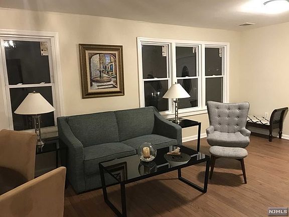 5th image of 85 Pomona Ave