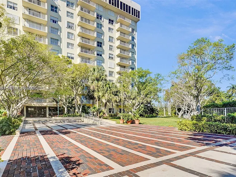 11111 Biscayne Blvd #7E — Photo 8