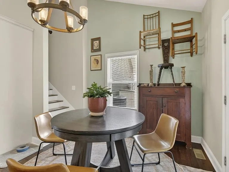 222 Spanish Oak Ln — Photo 3