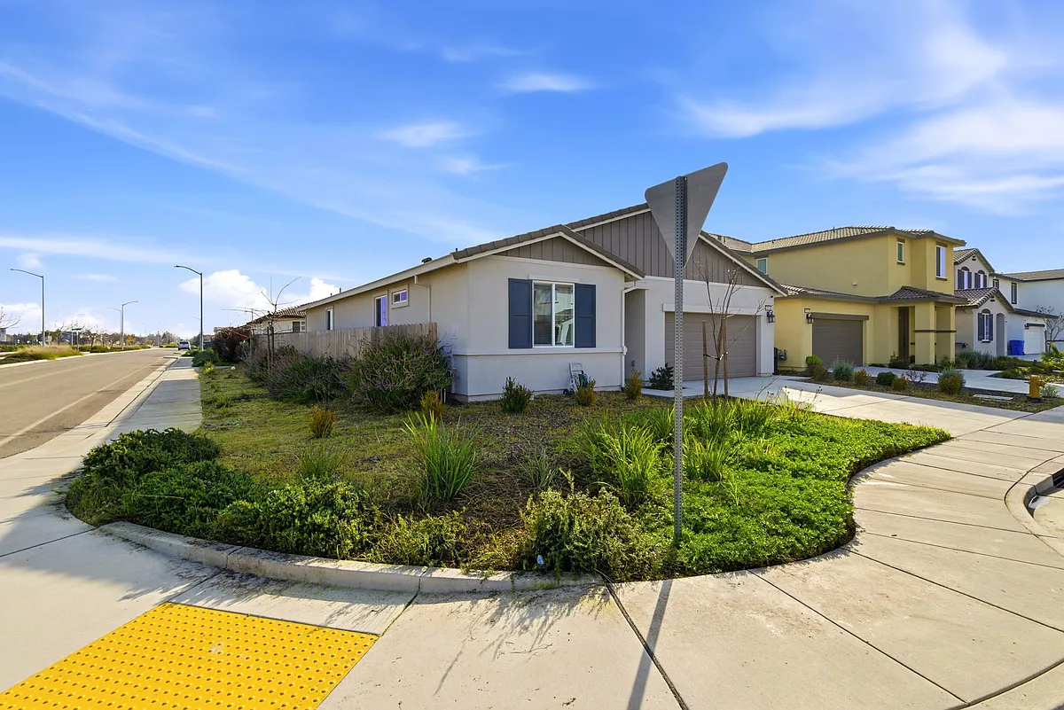 Building Photo - 1808 Tiki Ave