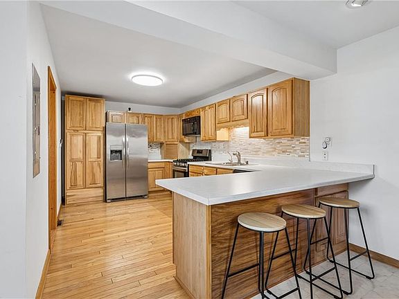 3rd image of 224 Cypress Rd