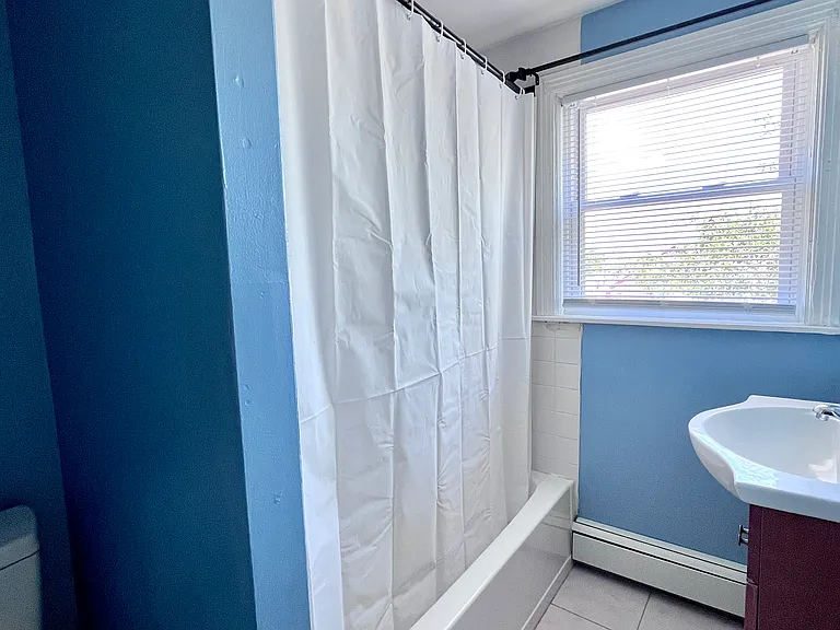 712 Main St #3 — Photo 12
