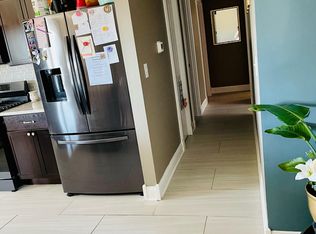 788 Erie Ct, Carol Stream, IL 60188