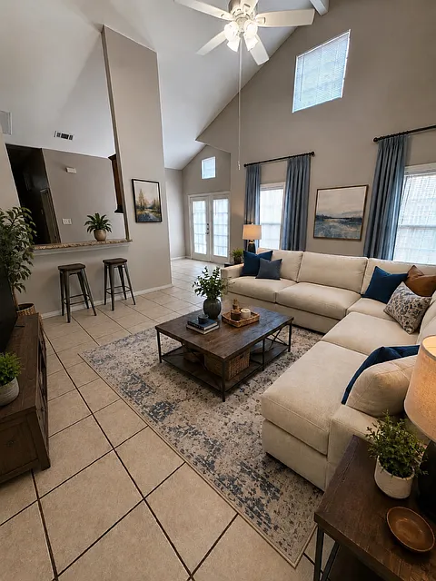 2 bed, 1000 sqft, $2,395 — Photo 2
