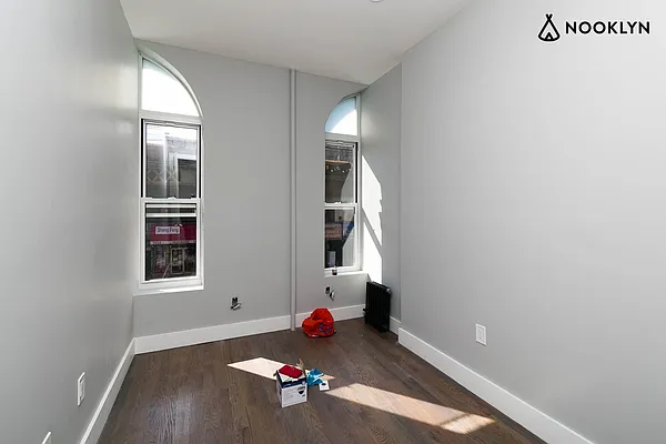 Rented by Nooklyn NYC LLC | media 32