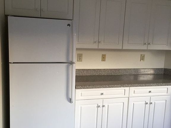 5th image of 1298 Hartford Tpke APT 7G