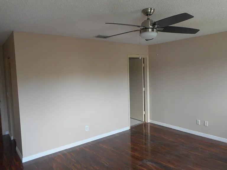 1741 SW 109th Ter — Photo 17