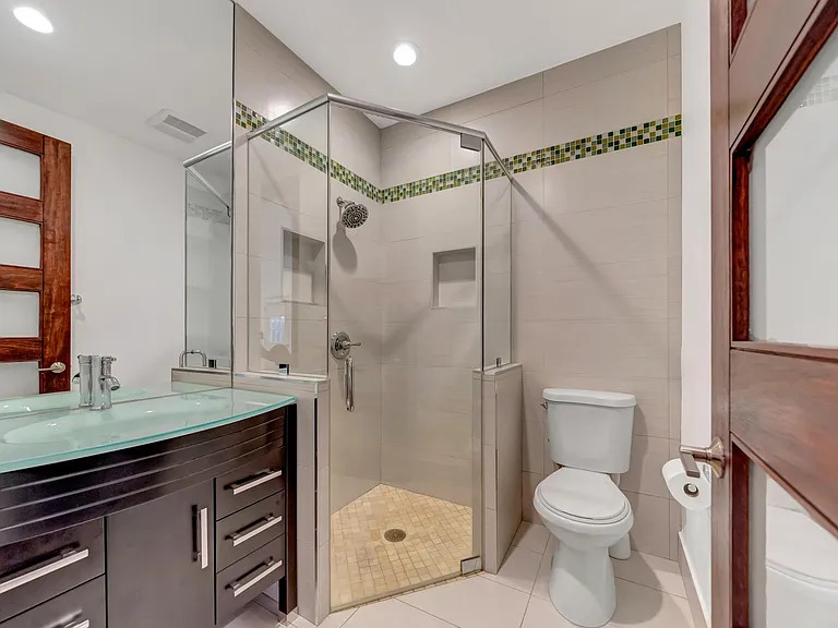5817 Ranchito Ave — Photo 97