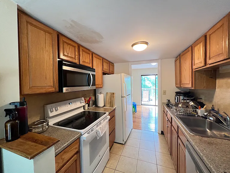 92 Fifer Ln — Photo 3