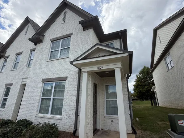 102 Farm View Dr, Oxford, MS