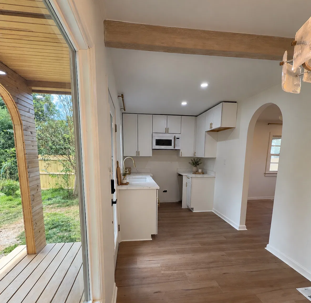1 bed, 900 sqft, $1,500 — Photo 3