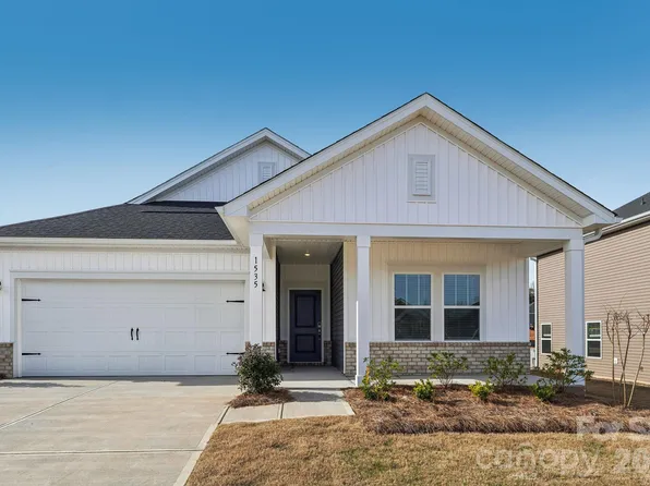 2447 Chartwell St, Stanley, NC 28164
