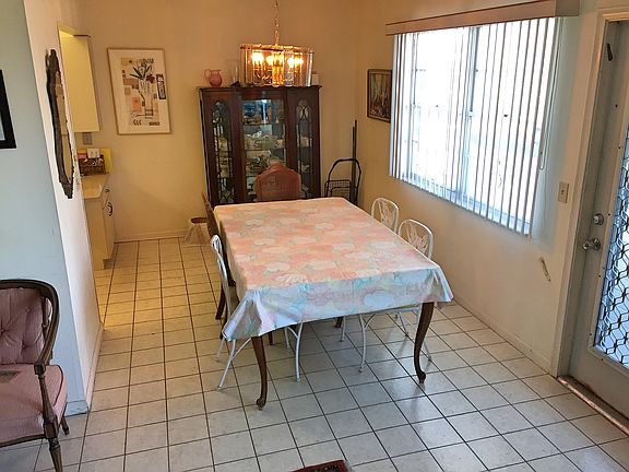 5th image of 3065 Berkshire D