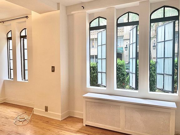 4th image of 330 E 43rd St APT 102