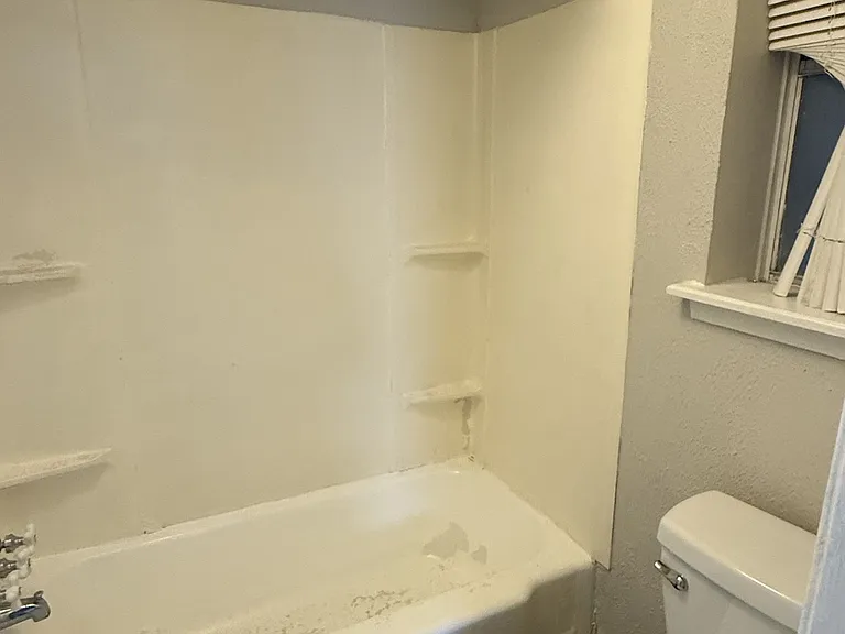 1660 Richmond Ave — Photo 5