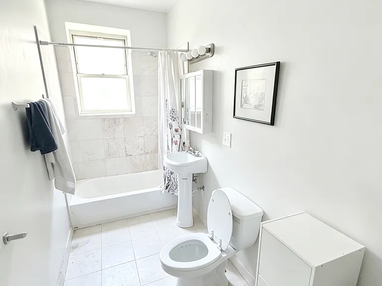 5134-5142 S Ingleside Ave #3C — Photo 3