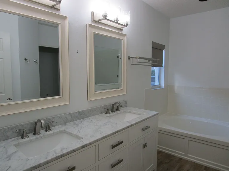 6202 Gannetdale Dr — Photo 10