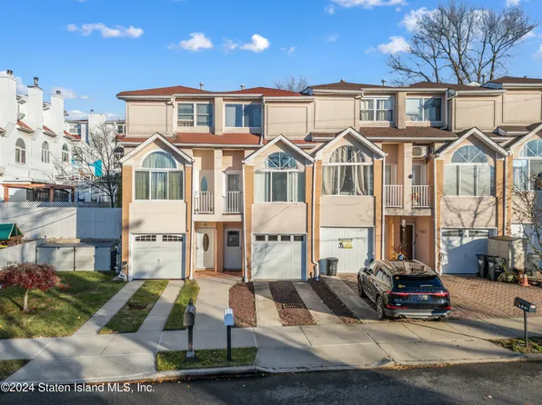 482 Melba St, Staten Island, NY 10314