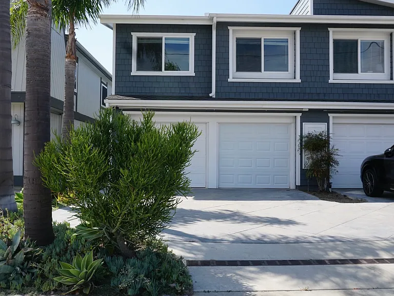 3221 Clay St — Photo 1