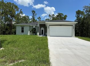 2812 53rd St SW, Lehigh Acres, FL 33976