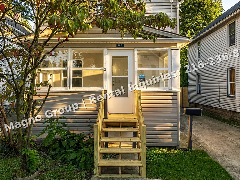 312 Upland Ave — Photo 3