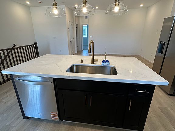 4th image of 5772 Crenellated St