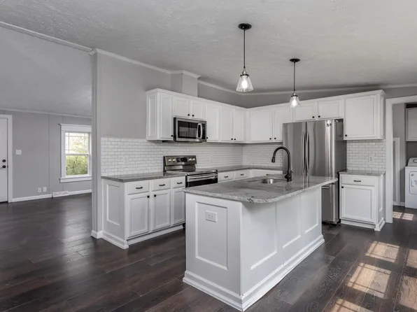 712 Latimer St, Hillsborough, NC 27278